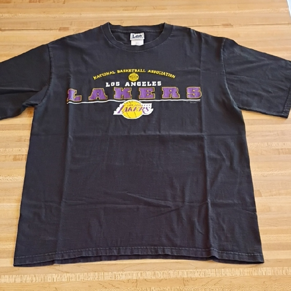 Lee Black Los Angeles Lakers Graphic Tee with Purple and Yellow Logo Size Large